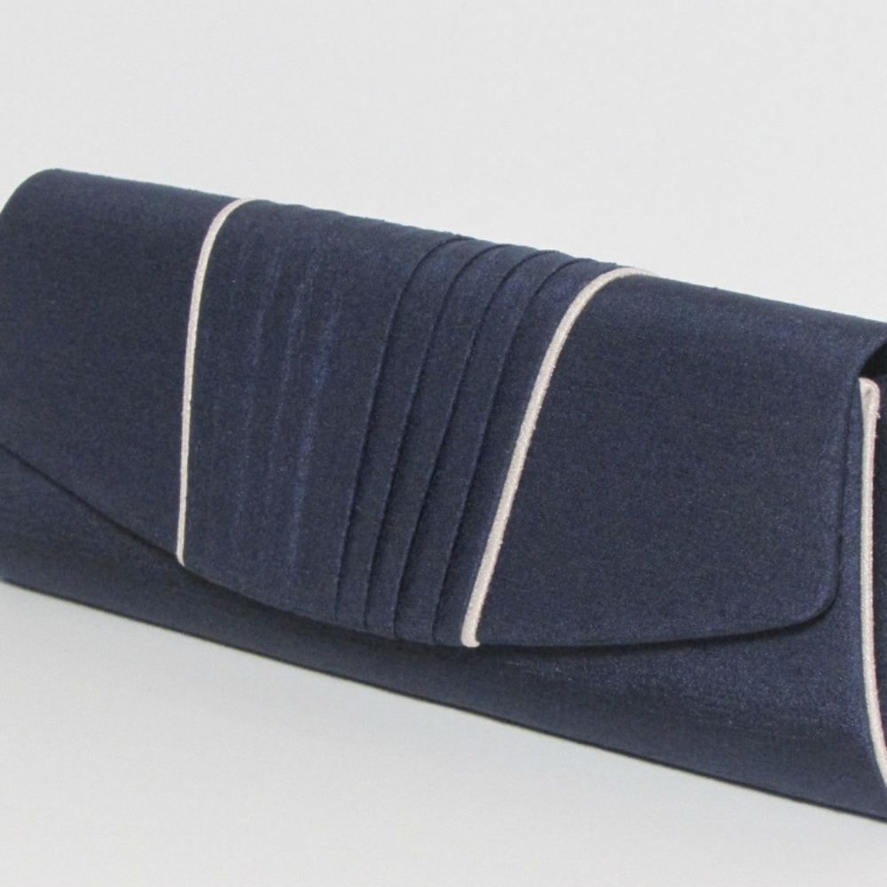 Jacques vert clutch NWT